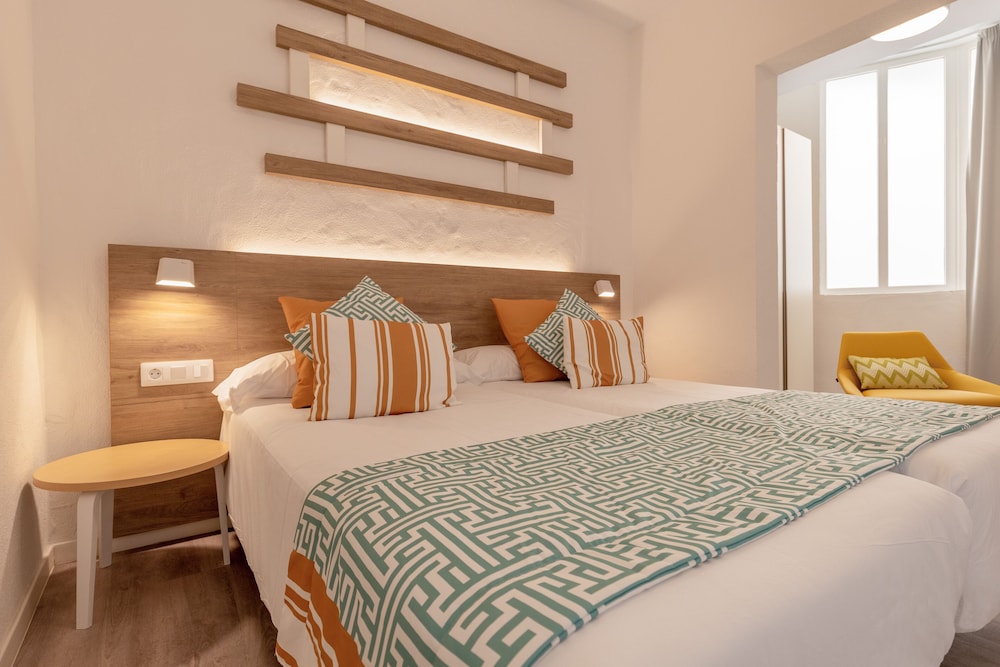 R2 Maryvent Beach Apartaments — Hotel rooms in Costa Calma, Canary Islands