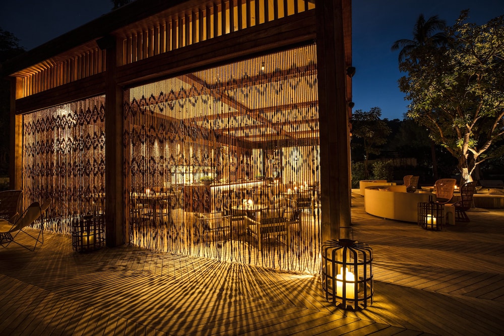 Rosewood Phuket — Restaurant & bars in Patong Beach, Phuket Province