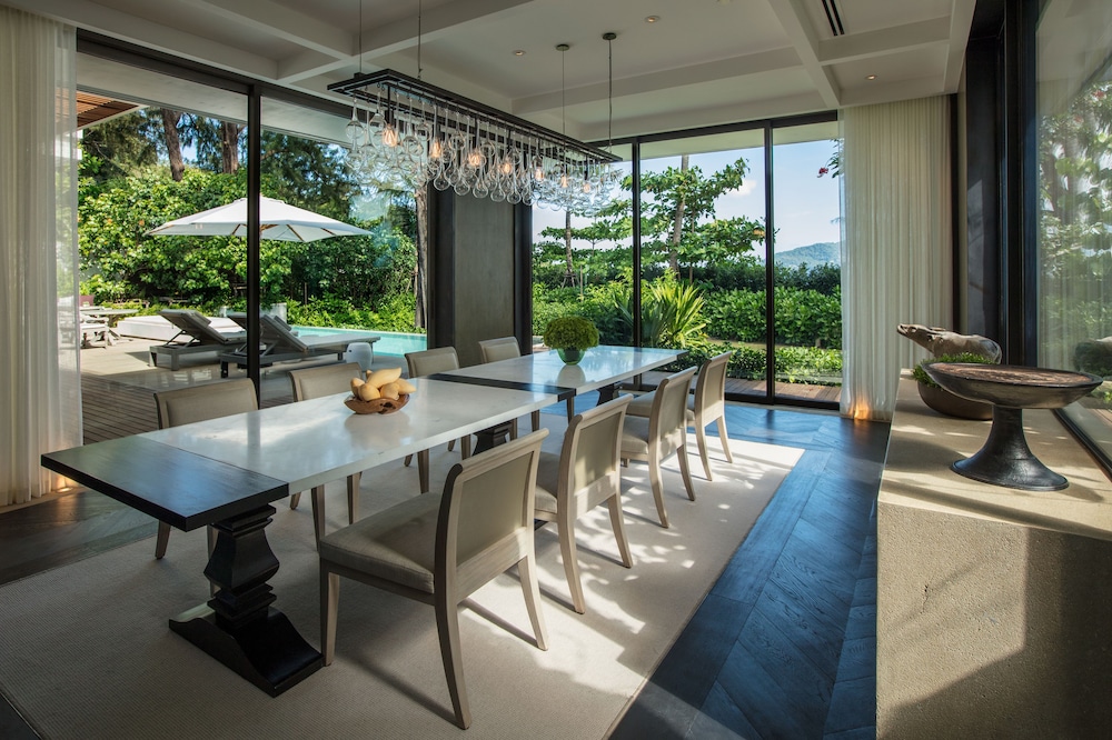 Rosewood Phuket — Restaurant & bars in Patong Beach, Phuket Province
