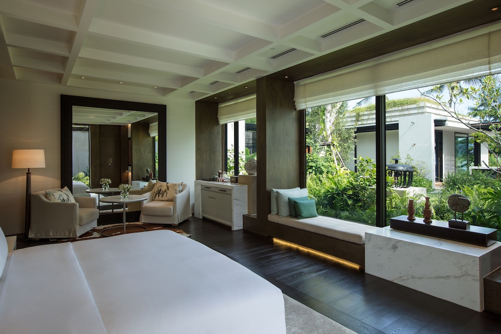 Rosewood Phuket — Hotel rooms in Patong Beach, Phuket Province