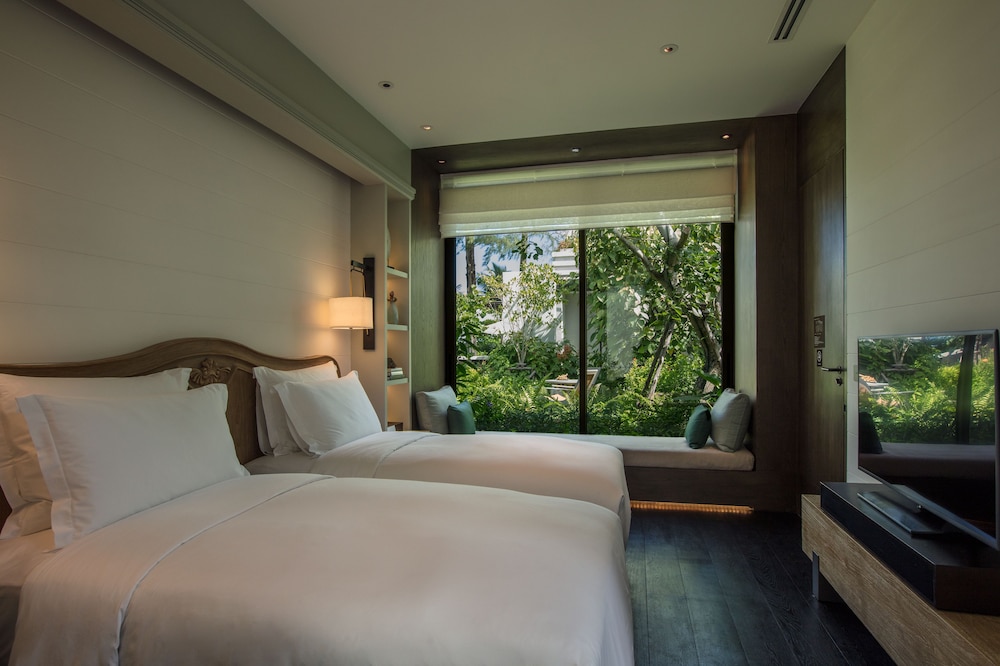 Rosewood Phuket — Hotel rooms in Patong Beach, Phuket Province
