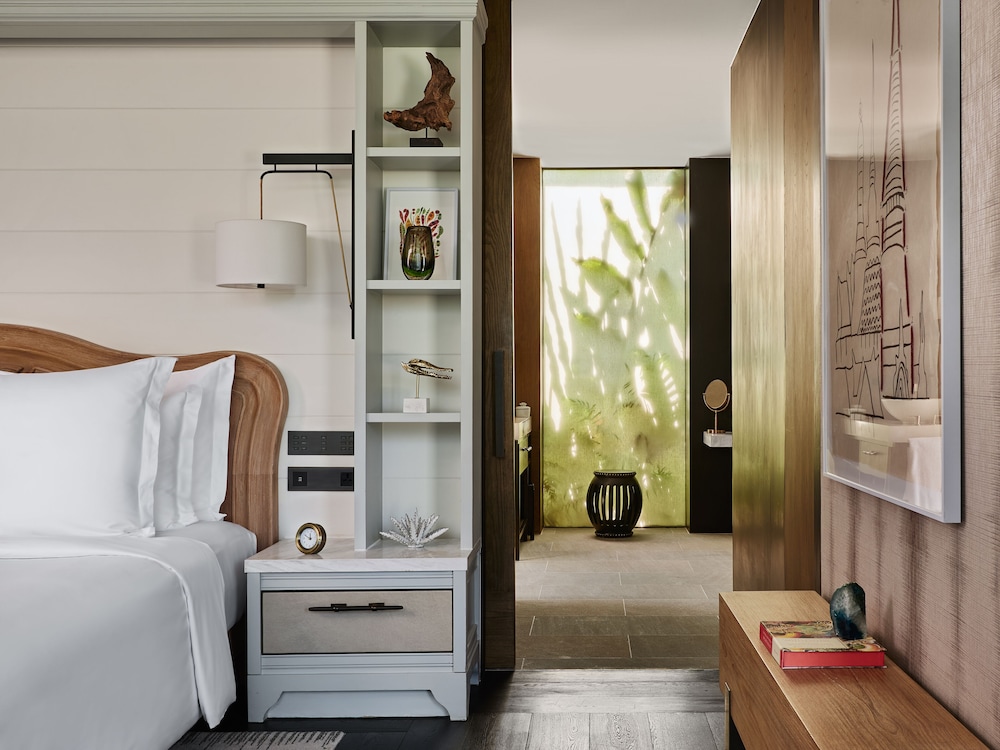 Rosewood Phuket — Hotel rooms in Patong Beach, Phuket Province