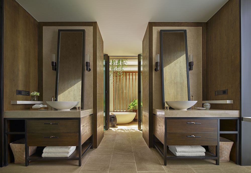 Rosewood Phuket — Hotel rooms in Patong Beach, Phuket Province