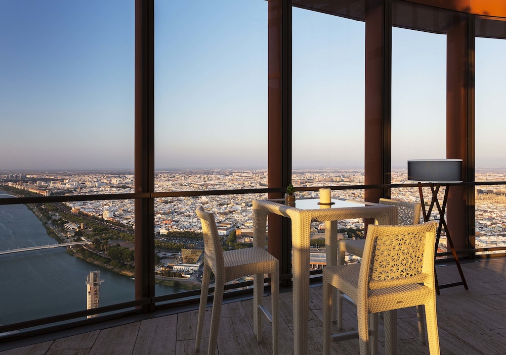 Eurostars Torre Sevilla — Hotel rooms in Seville, Andalusia