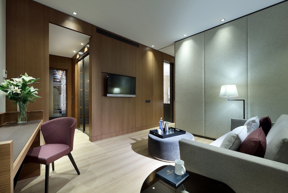 Eurostars Torre Sevilla — Hotel rooms in Seville, Andalusia