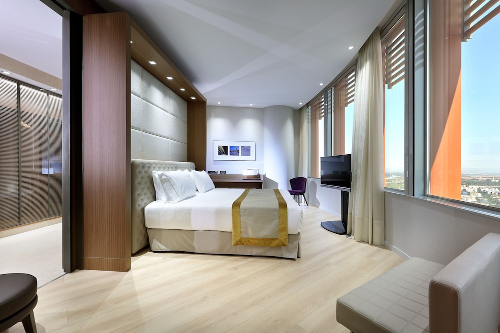 Eurostars Torre Sevilla — Hotel rooms in Seville, Andalusia