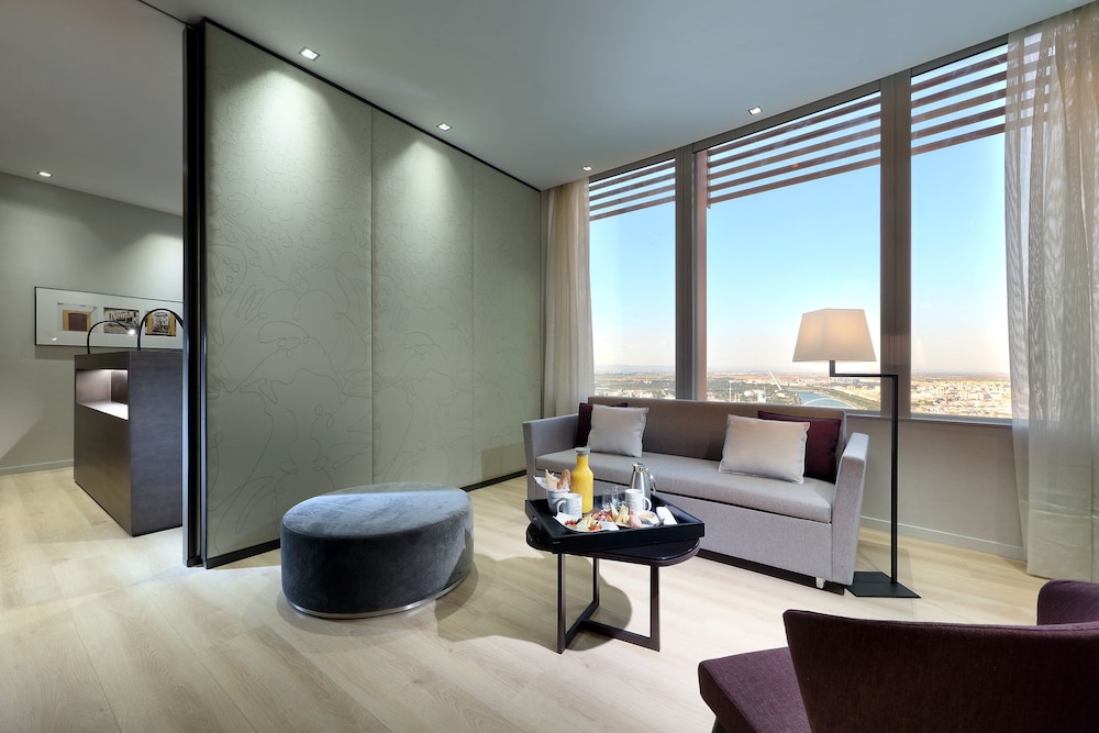 Eurostars Torre Sevilla — Hotel rooms in Seville, Andalusia