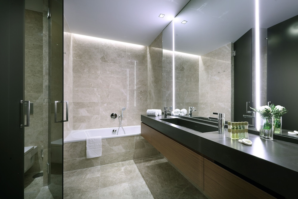 Eurostars Torre Sevilla — Hotel rooms in Seville, Andalusia