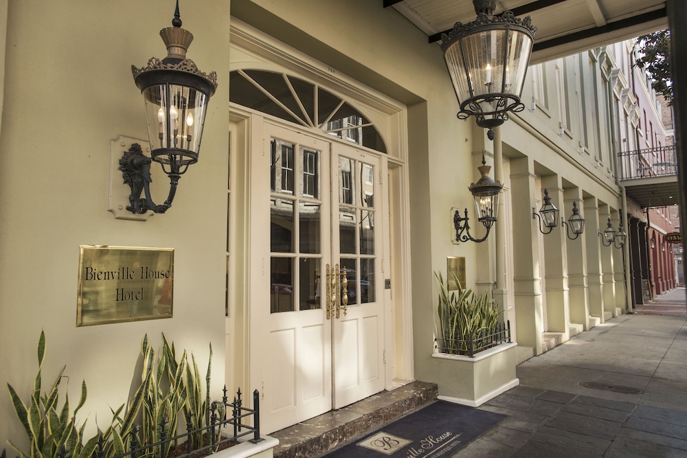 Bienville House — Hotel building in New Orleans, Louisiana