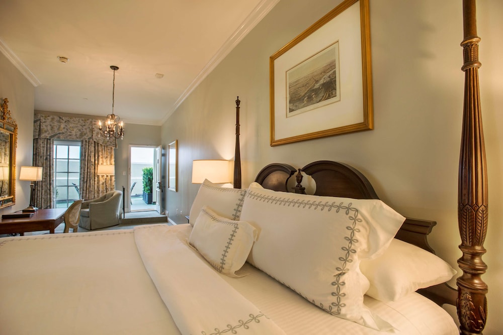 Bienville House — Hotel rooms in New Orleans, Louisiana