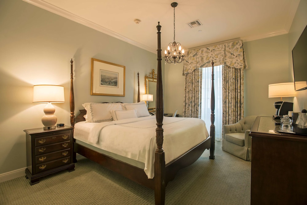 Bienville House — Hotel rooms in New Orleans, Louisiana