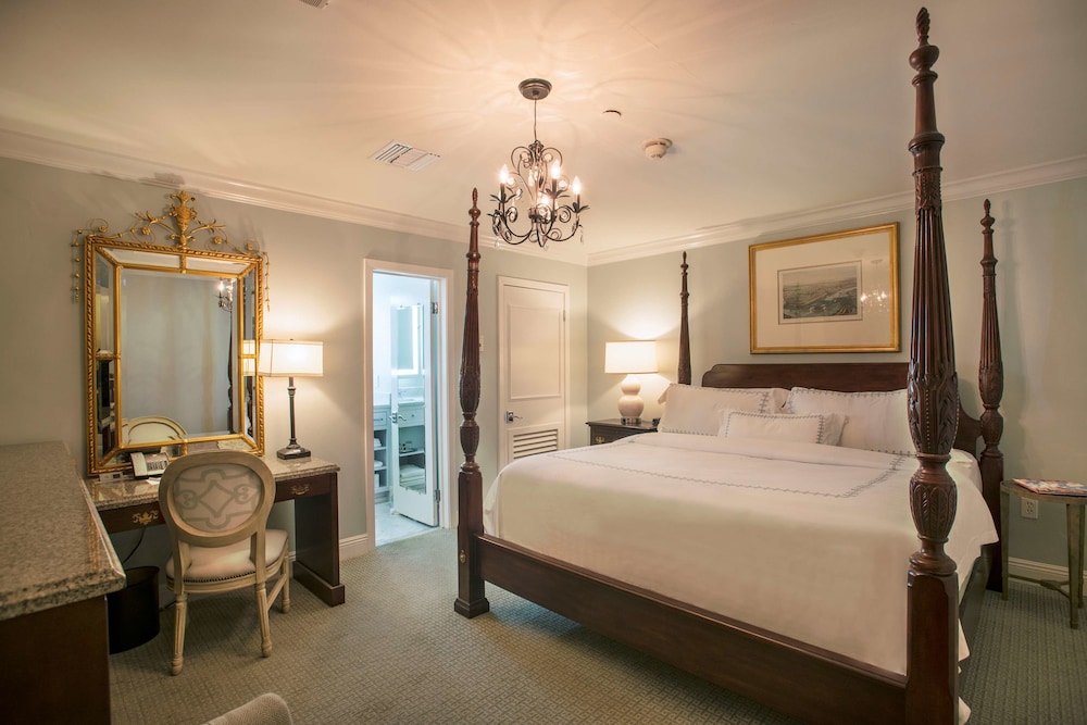 Bienville House — Hotel rooms in New Orleans, Louisiana