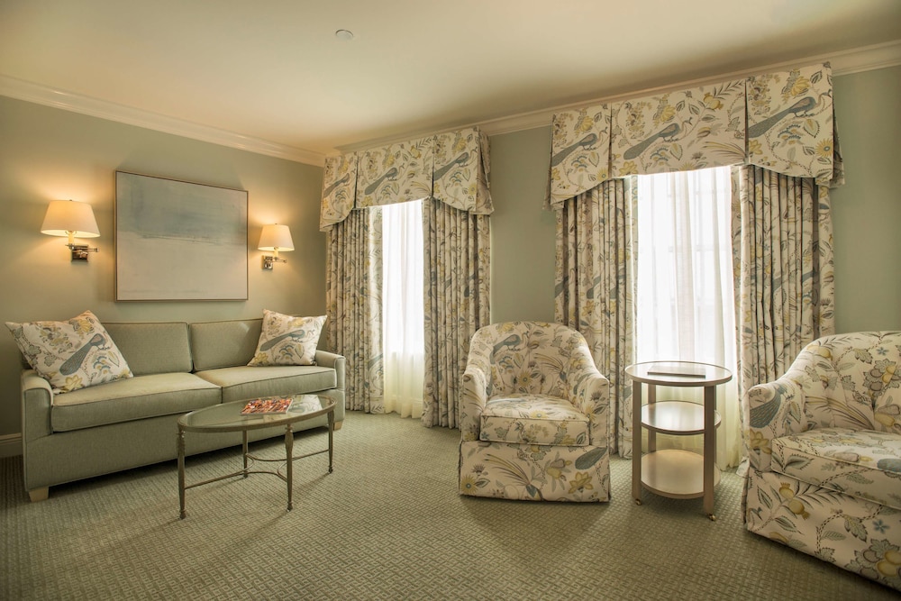 Bienville House — Hotel rooms in New Orleans, Louisiana