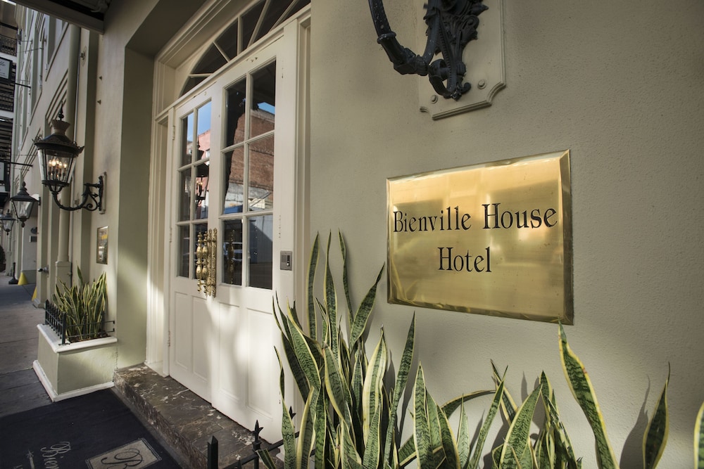 Bienville House — Hotel building in New Orleans, Louisiana