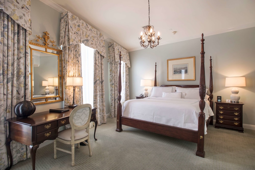 Bienville House — Hotel rooms in New Orleans, Louisiana