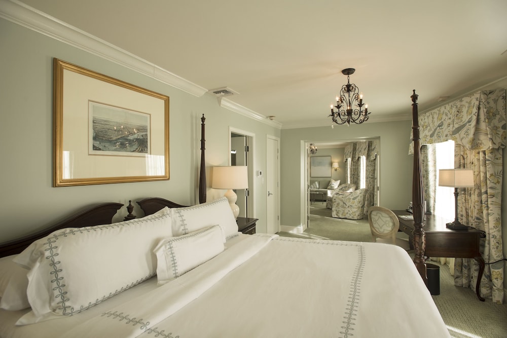 Bienville House — Hotel rooms in New Orleans, Louisiana