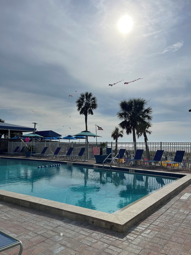 Bilmar Beach Resort — Swimming pool in Treasure Island, Florida
