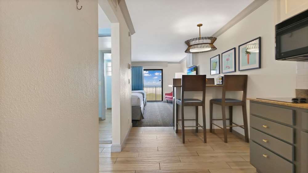 Bilmar Beach Resort — Hotel rooms in Treasure Island, Florida