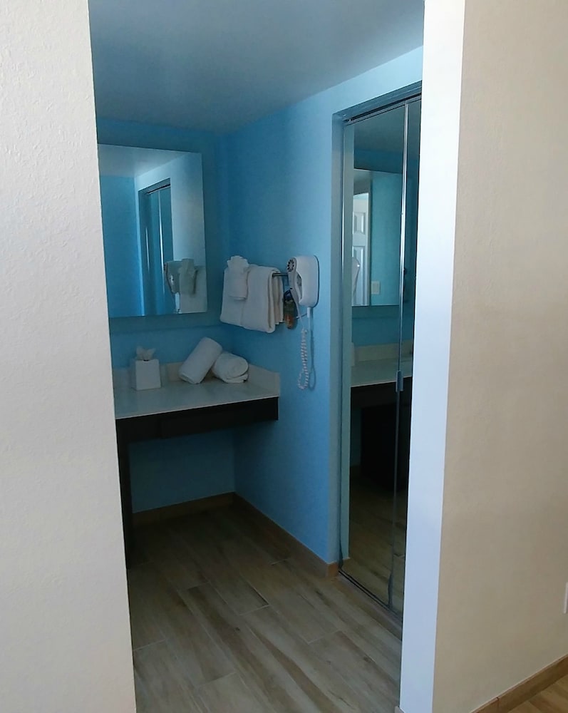 Bilmar Beach Resort — Hotel rooms in Treasure Island, Florida