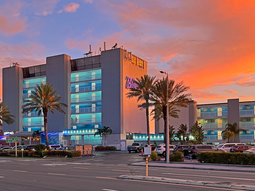 Bilmar Beach Resort — Hotel building in Treasure Island, Florida