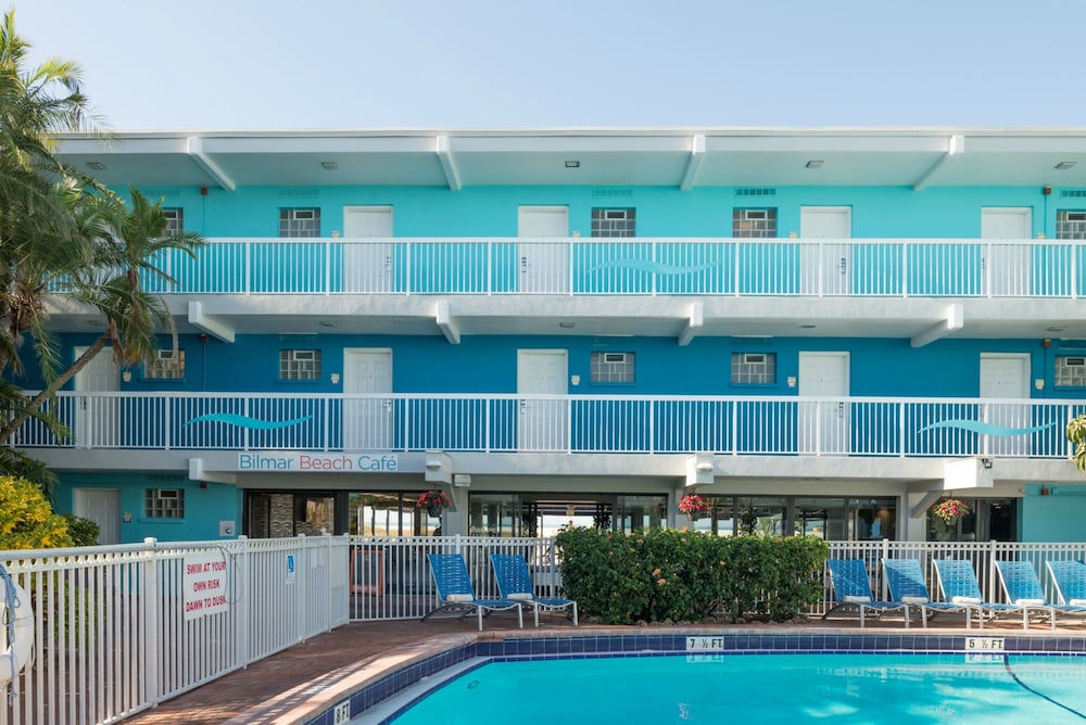 Bilmar Beach Resort — Hotel building in Treasure Island, Florida