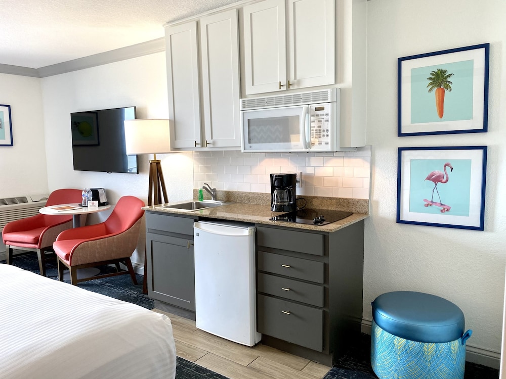 Bilmar Beach Resort — Hotel rooms in Treasure Island, Florida