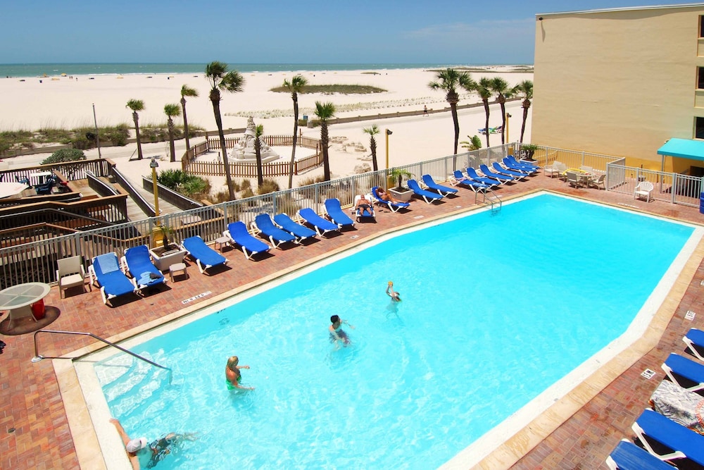 Bilmar Beach Resort — Swimming pool in Treasure Island, Florida