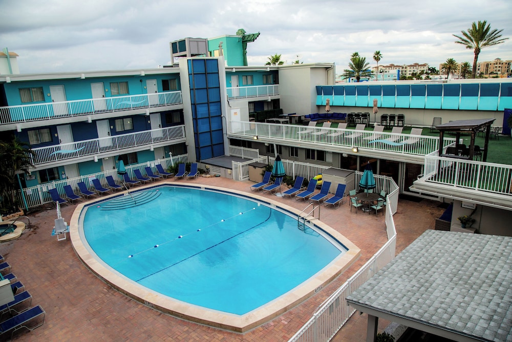 Bilmar Beach Resort — Swimming pool in Treasure Island, Florida