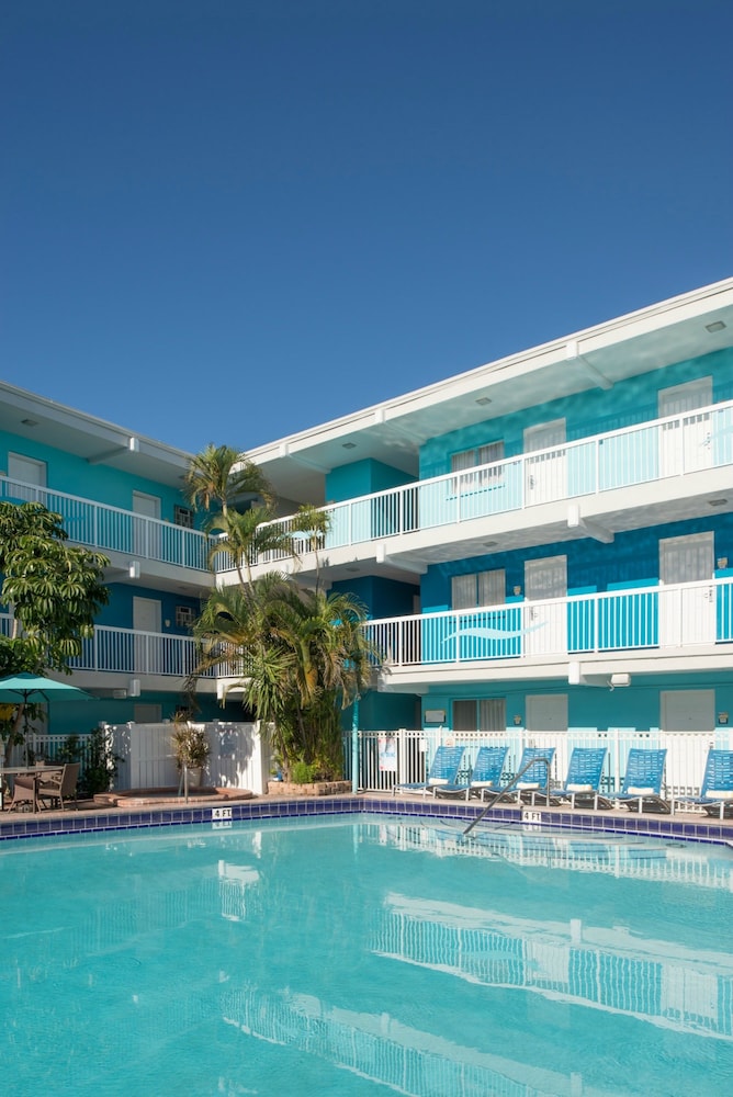 Bilmar Beach Resort — Hotel building in Treasure Island, Florida
