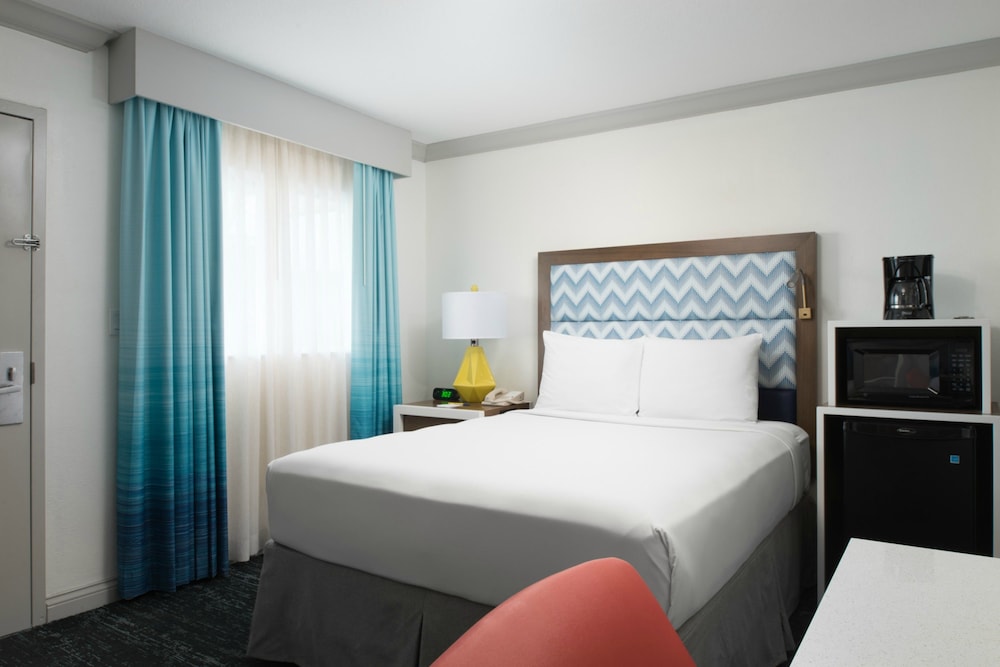 Bilmar Beach Resort — Hotel rooms in Treasure Island, Florida