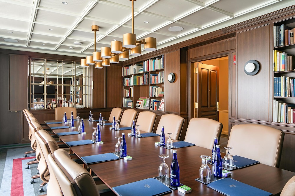 Boston Harbor Hotel — Hotel building in Boston, Massachusetts