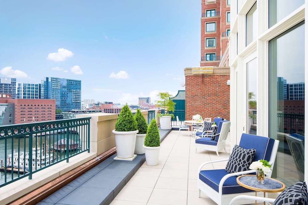 Boston Harbor Hotel — Hotel building in Boston, Massachusetts