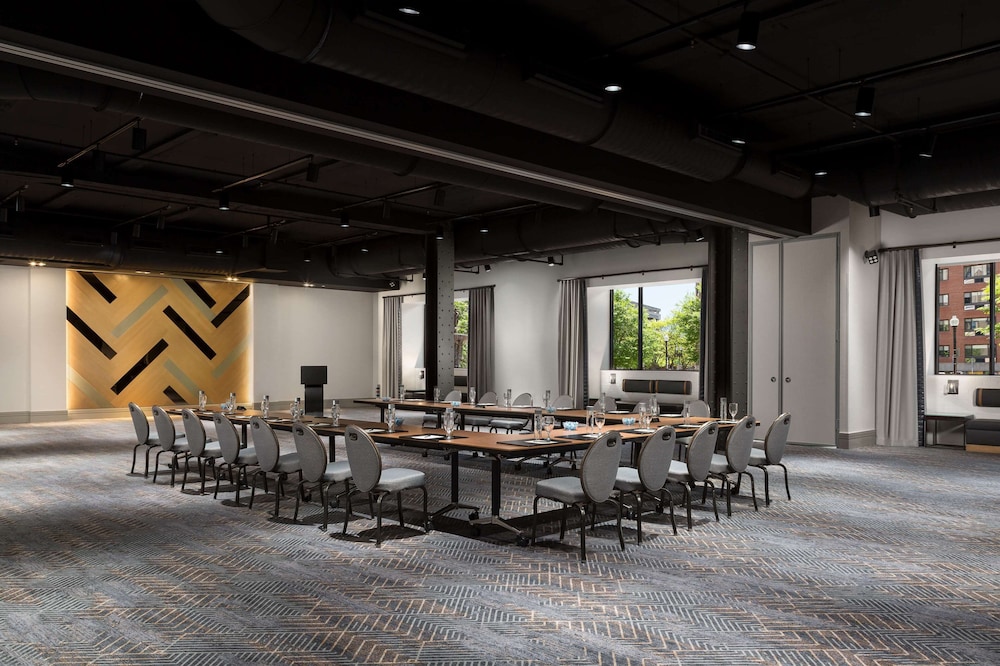 Hilton Boston Park Plaza — Hotel building in Boston, Massachusetts