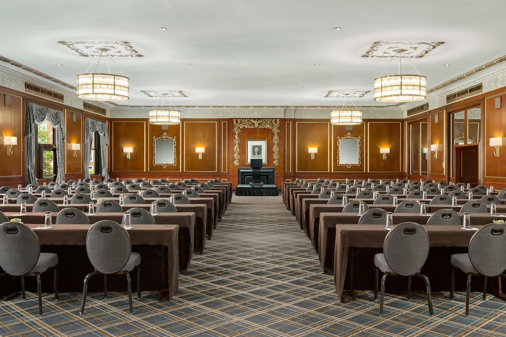 Hilton Boston Park Plaza — Hotel building in Boston, Massachusetts