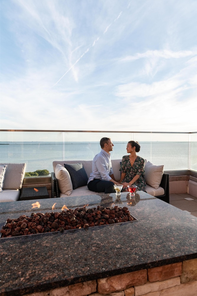 Grand Hyatt Tampa Bay — Restaurant & bars in Tampa, Florida