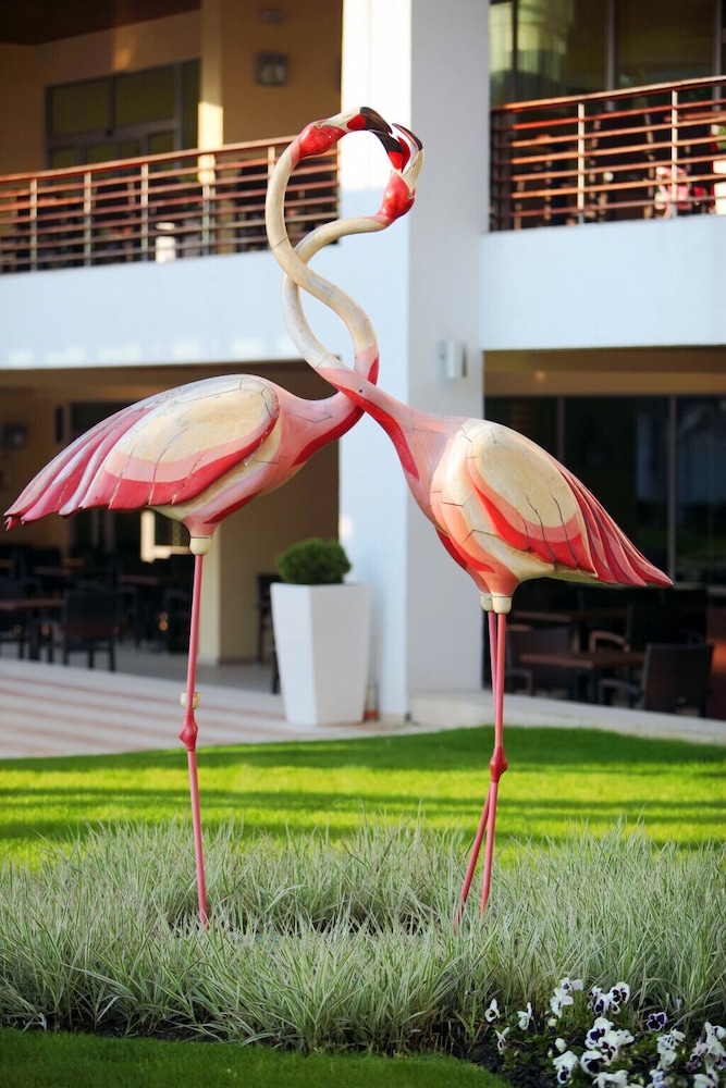 Flamingo Grand Hotel & SPA — Hotel building in Albena, Dobrich
