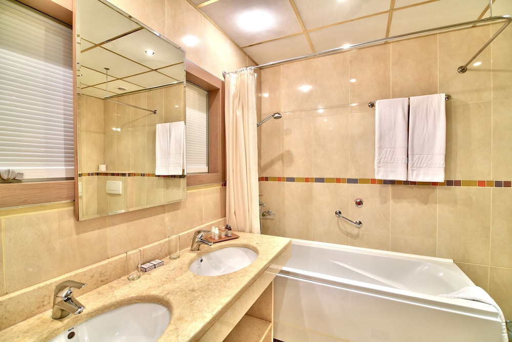 Flamingo Grand Hotel & SPA — Hotel rooms in Albena, Dobrich