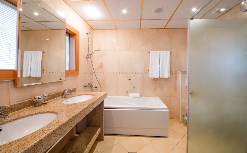 Flamingo Grand Hotel & SPA — Hotel rooms in Albena, Dobrich