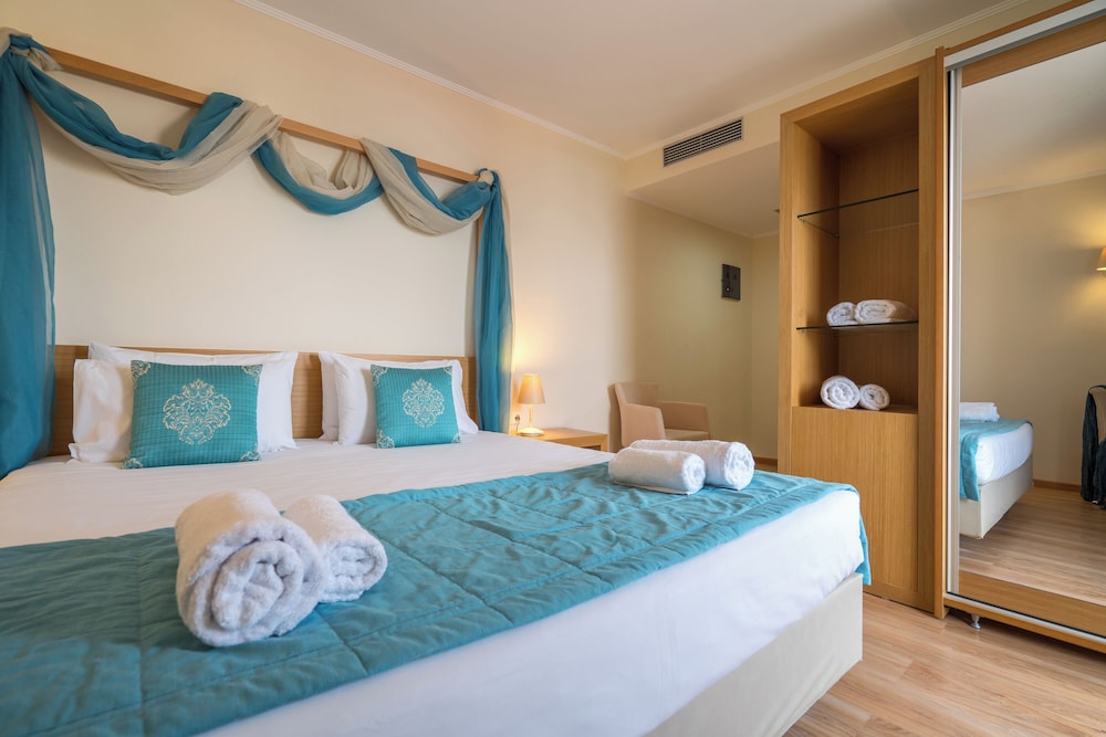 Galaxy Beach Resort, BW Premier Collection — Hotel rooms in Laganas, Ionian Islands