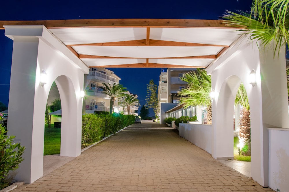 Galaxy Beach Resort, BW Premier Collection — Hotel building in Laganas, Ionian Islands