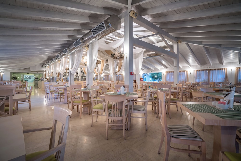 Galaxy Beach Resort, BW Premier Collection — Restaurant & bars in Laganas, Ionian Islands