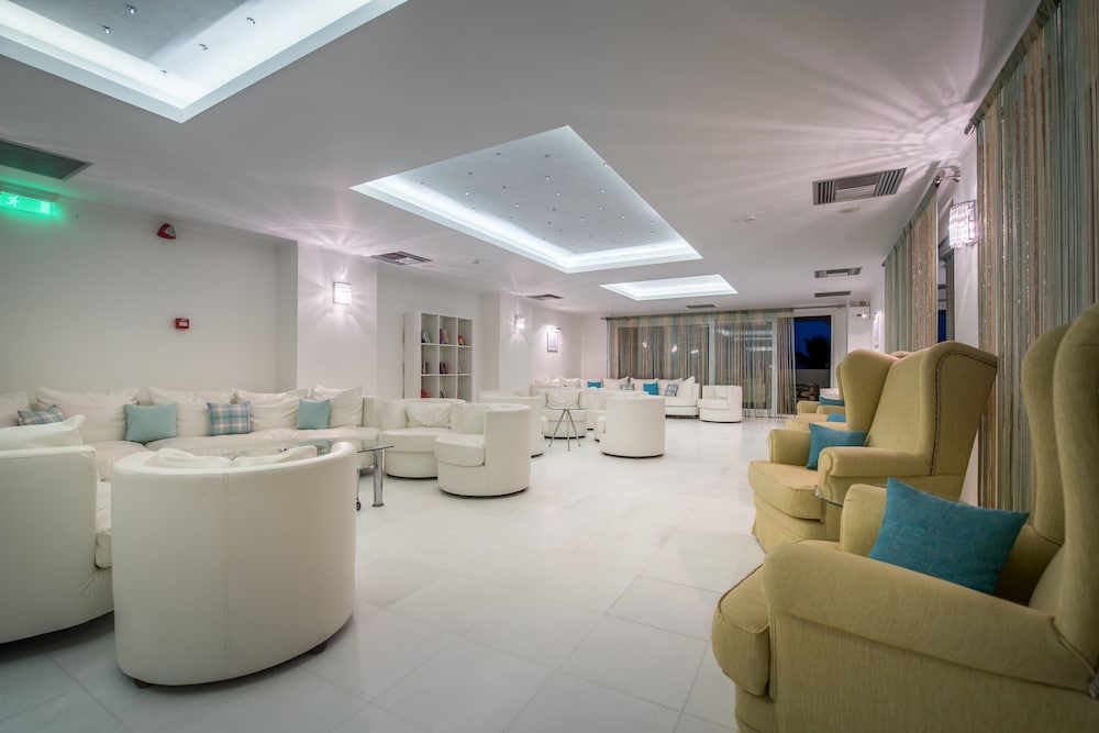 Galaxy Beach Resort, BW Premier Collection — Hotel building in Laganas, Ionian Islands