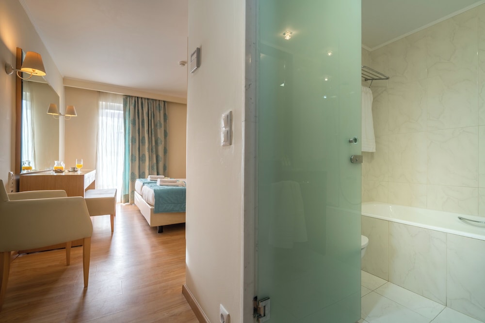 Galaxy Beach Resort, BW Premier Collection — Hotel rooms in Laganas, Ionian Islands