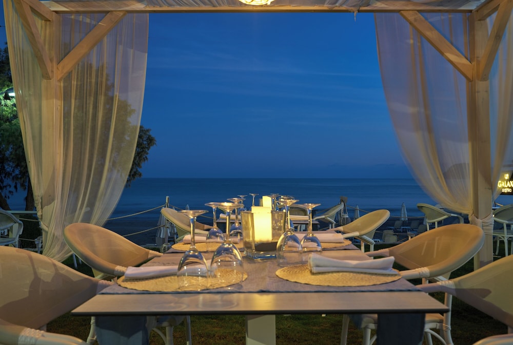 Galaxy Beach Resort, BW Premier Collection — Restaurant & bars in Laganas, Ionian Islands
