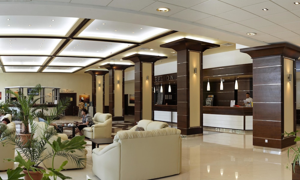 Kaliakra Palace — Hotel building in Golden Sands, Varna Region