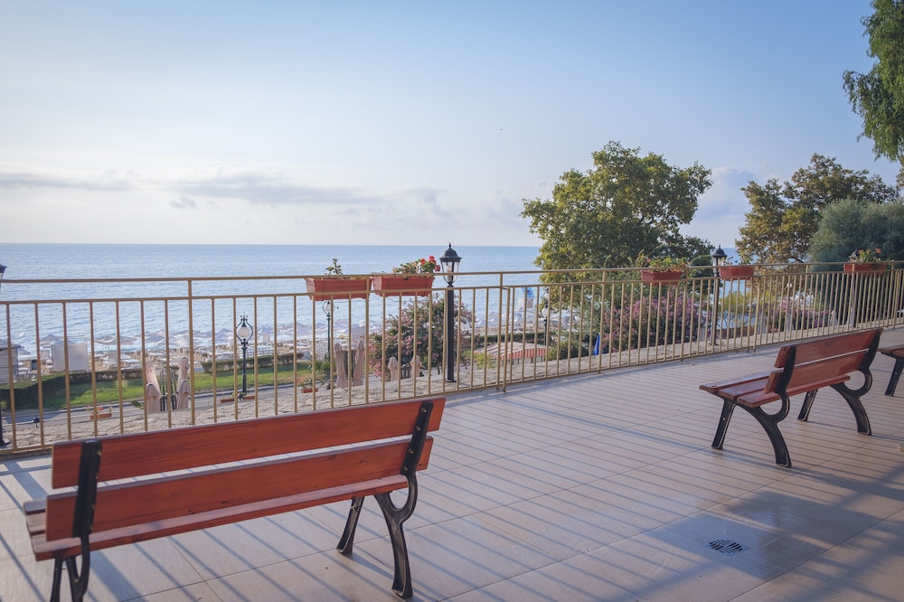 Kaliakra Palace — Beach in Golden Sands, Varna Region