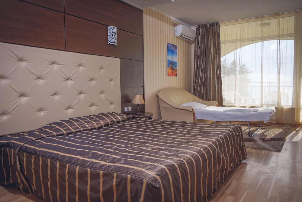 Kaliakra Palace — Hotel rooms in Golden Sands, Varna Region