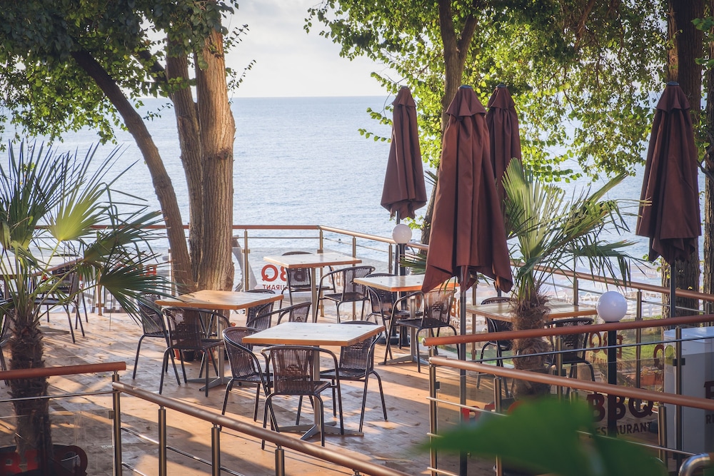 Kaliakra Palace — Restaurant & bars in Golden Sands, Varna Region
