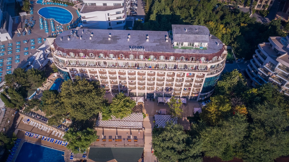 Kaliakra Palace — Hotel building in Golden Sands, Varna Region