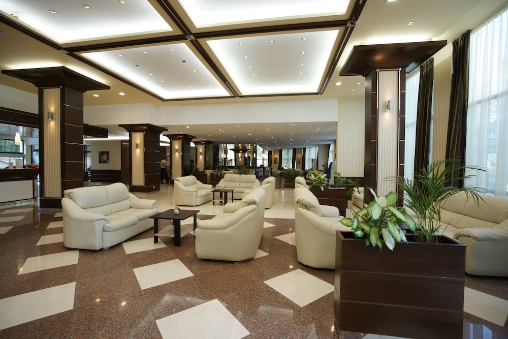 Kaliakra Palace — Hotel building in Golden Sands, Varna Region